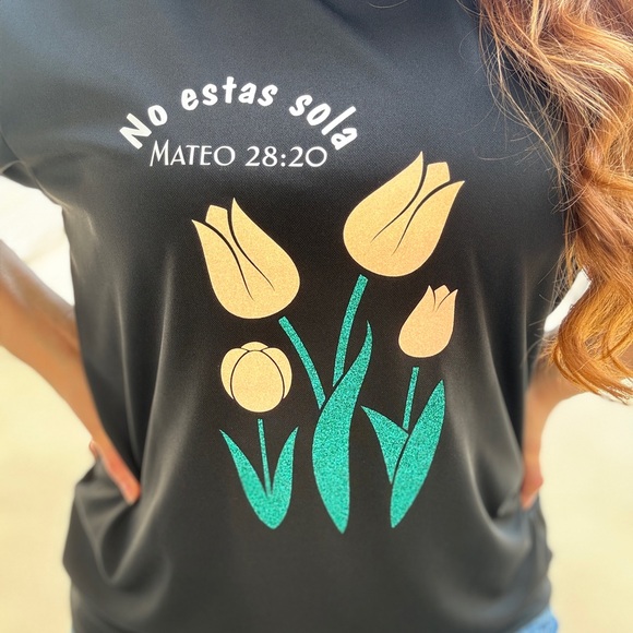 No estás sola Tshirt New Brand Original design - Picture 1 of 5